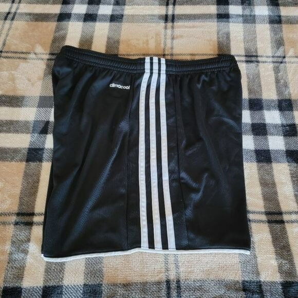 Adidas short - Picture 4 of 5